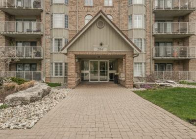 #F302-216 Plains Road West, Burlington