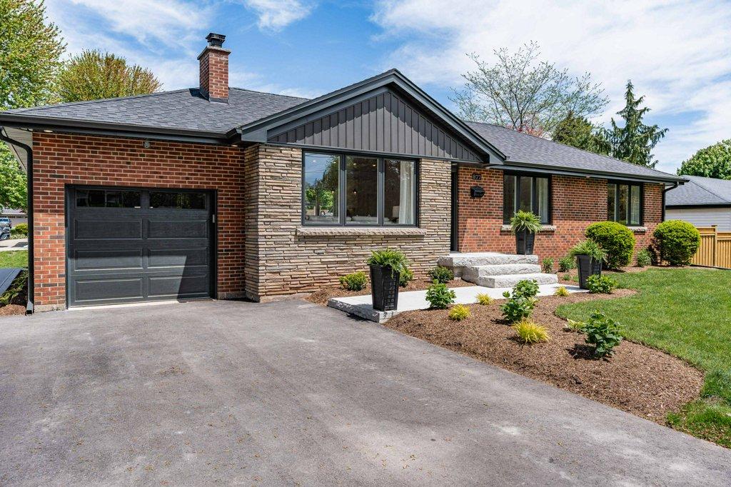 877 Condor Dr, Burlington