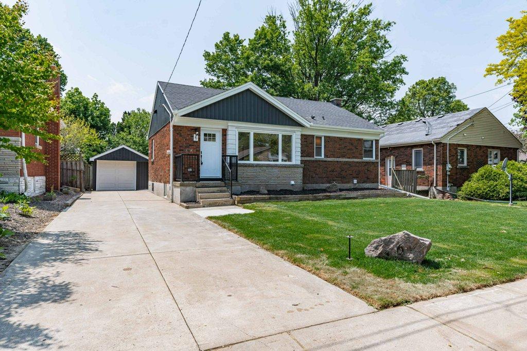6 Mulock Ave, Hamilton