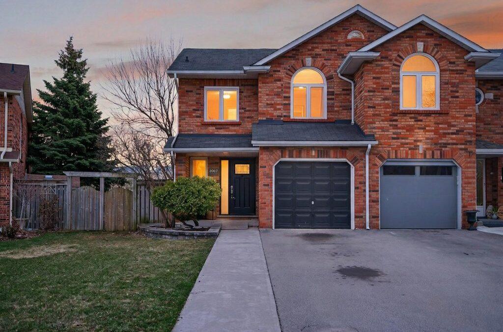 2067 Chrisdon Road, Burlington