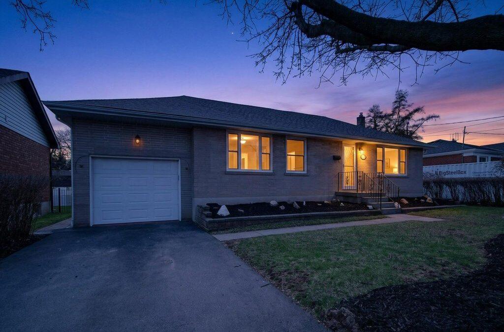 1055 Shepherds Dr, Burlington