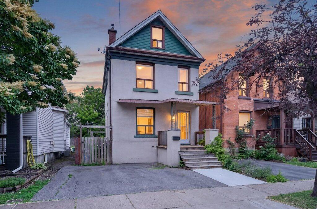 21 East Bend Avenue N, Hamilton