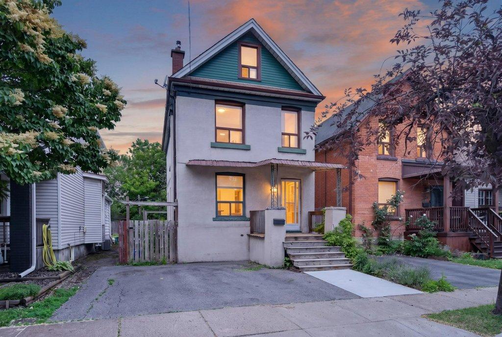 21 East Bend Avenue N, Hamilton